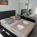 4 Split
